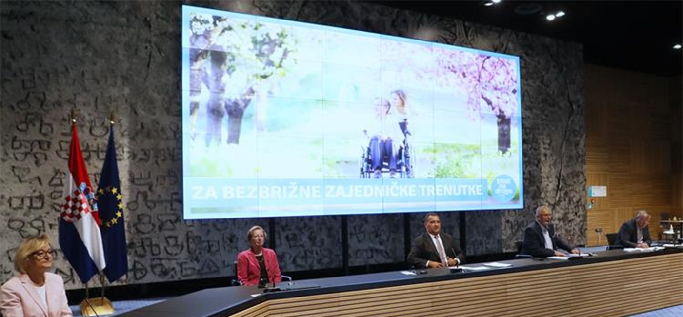 Božinović: Razmišlja se o uvođenju covid potvrda za školstvo i zdravstvo, ali još ne